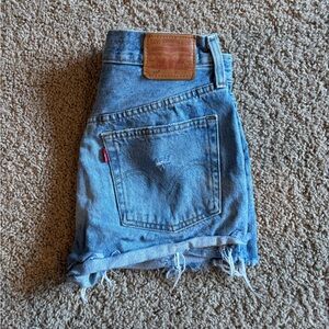 Levi’s 501 Jean Short (Light wash) - Size 27
